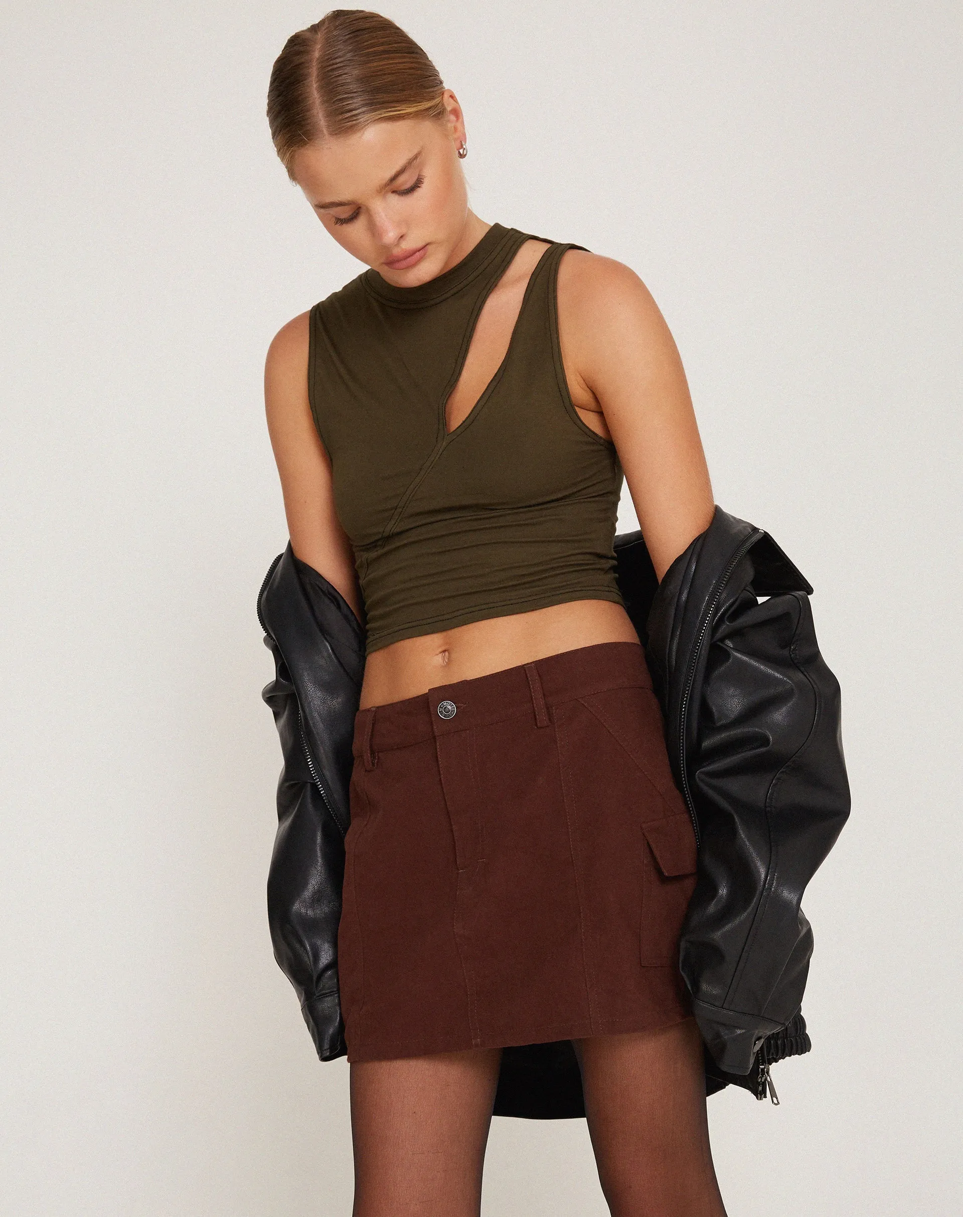 Ajeng Low Rise Cargo Mini Skirt in Seal Brown