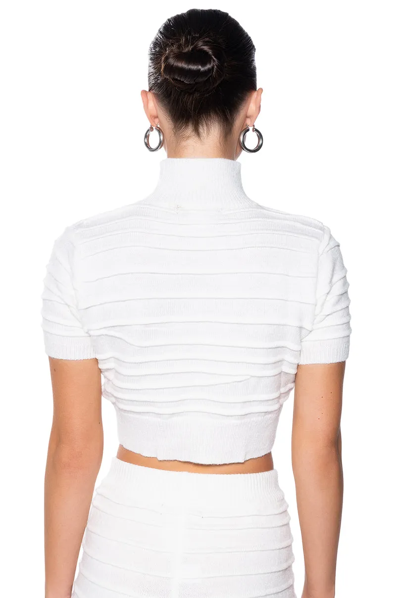 ANGEL ENERGY SHORT SLEEVE TURTLENECK SWEATER TOP