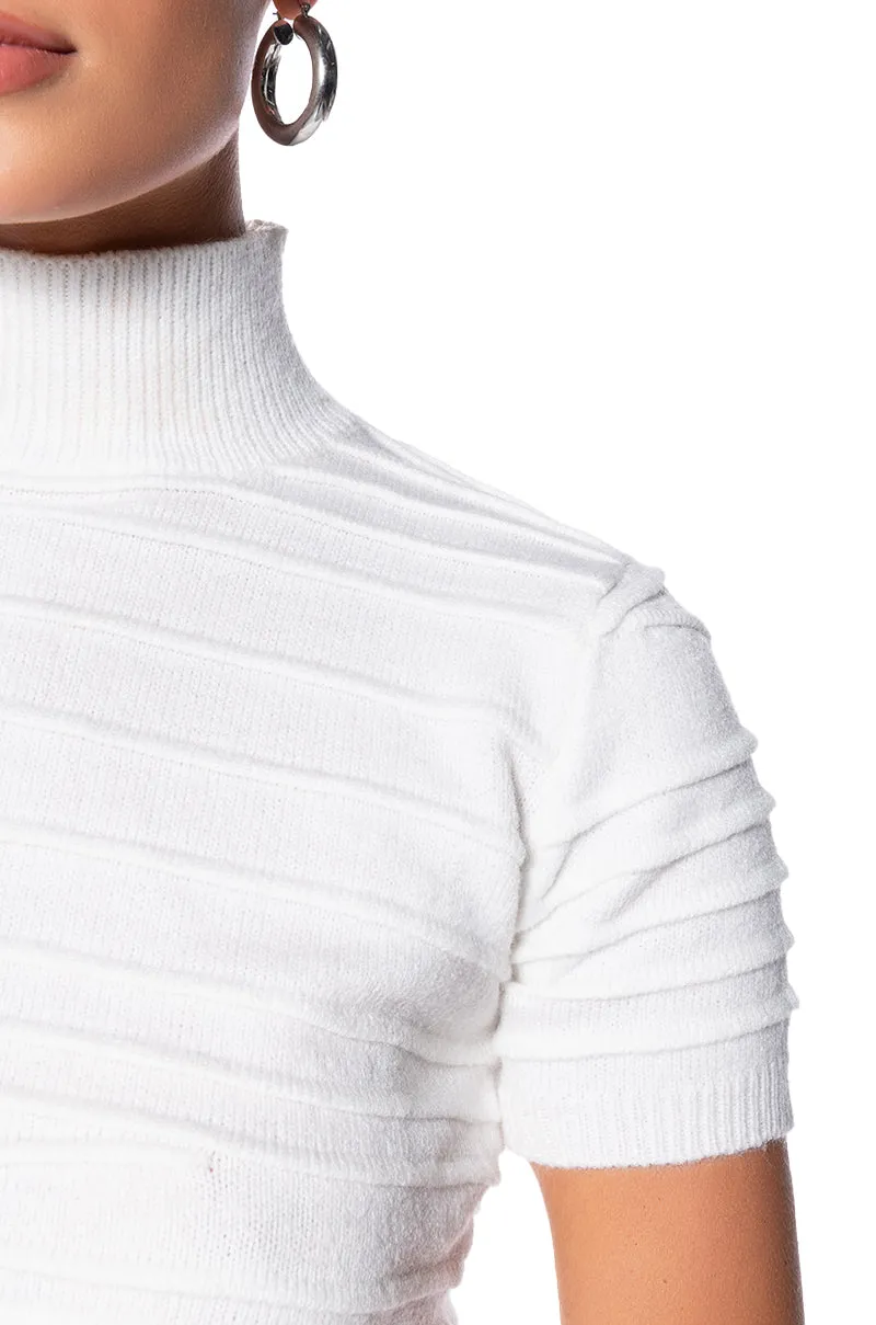 ANGEL ENERGY SHORT SLEEVE TURTLENECK SWEATER TOP