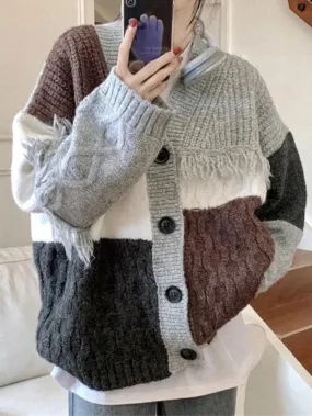 Cardigan en tricot orné de glands d'épissure à col en V