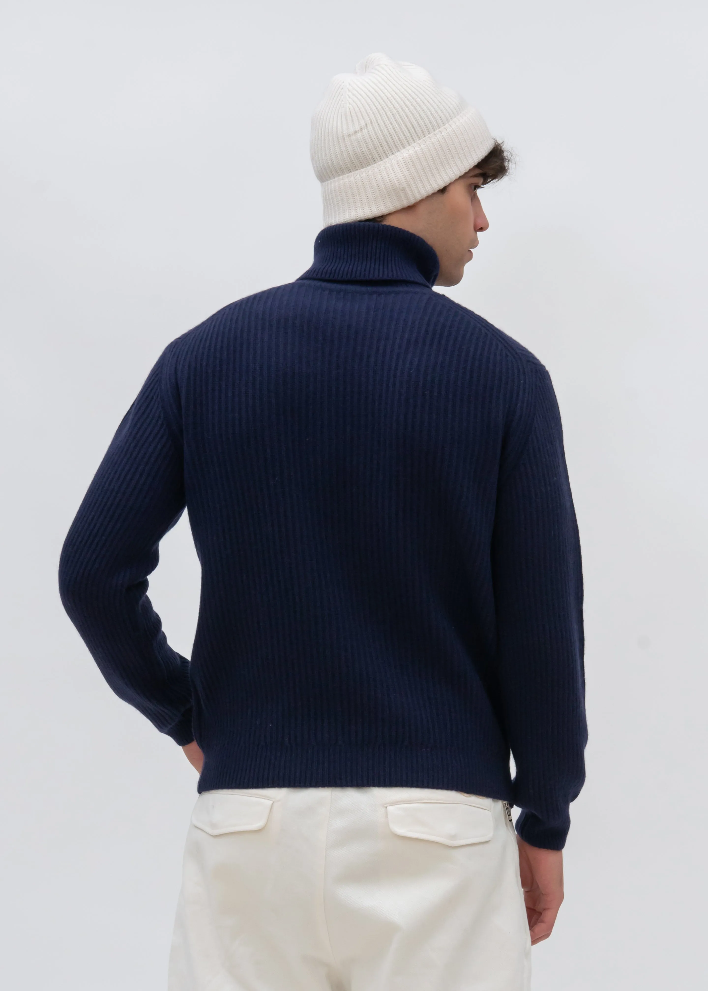 ENGLISH RIBBED TURTLENECK SWEATER