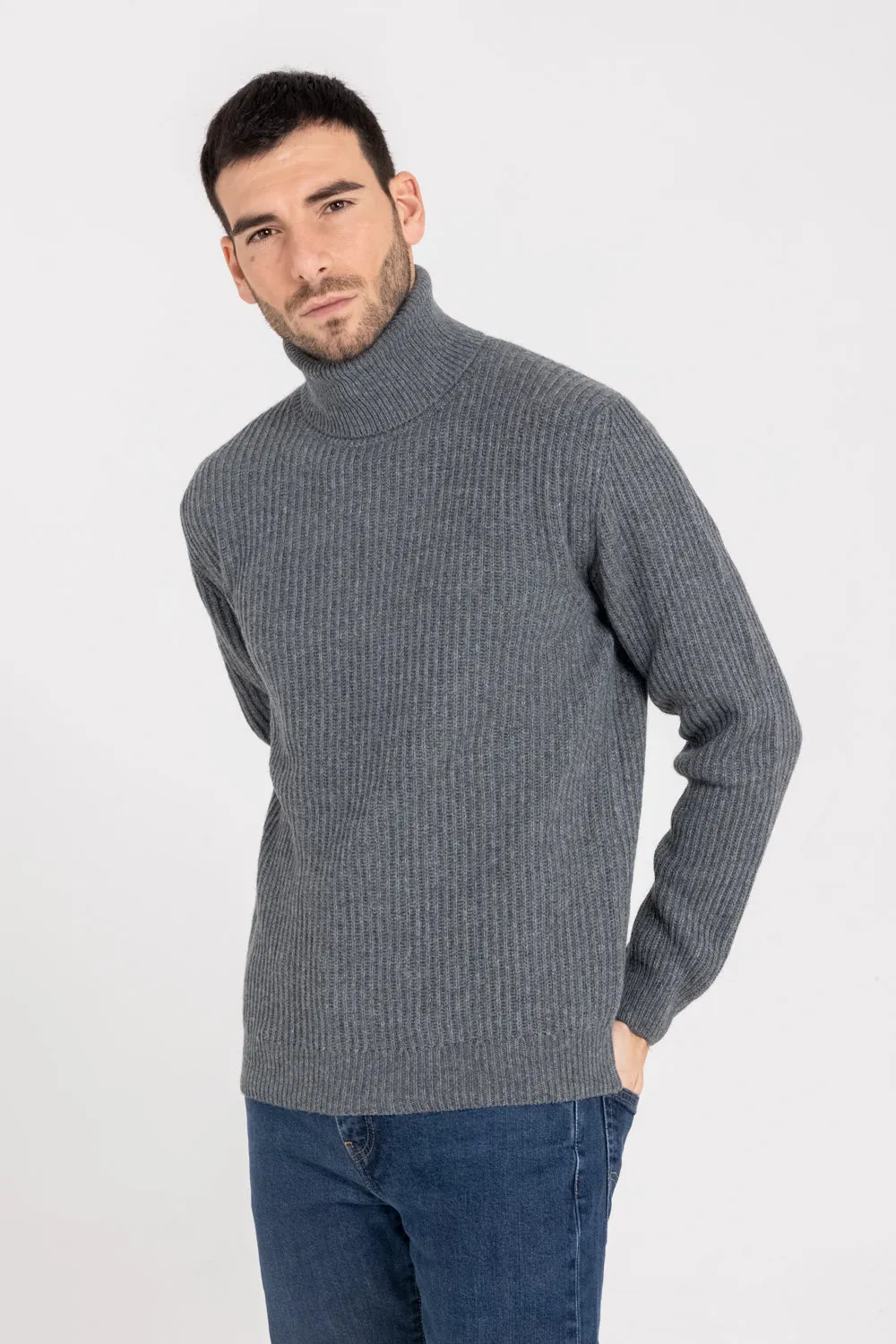 ENGLISH RIBBED TURTLENECK SWEATER