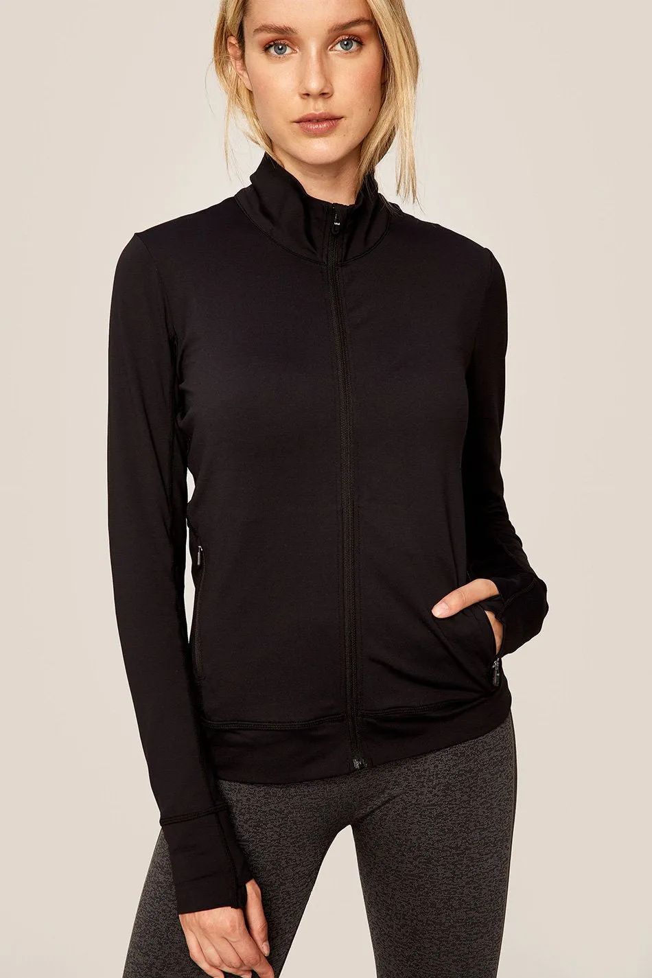 ESSENTIAL UP ZIP-UP JACKET