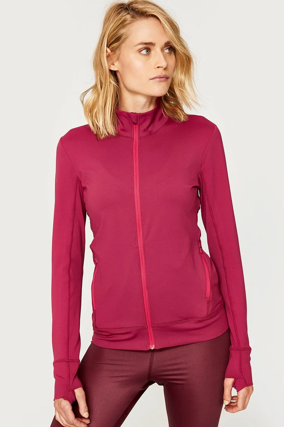 ESSENTIAL UP ZIP-UP JACKET