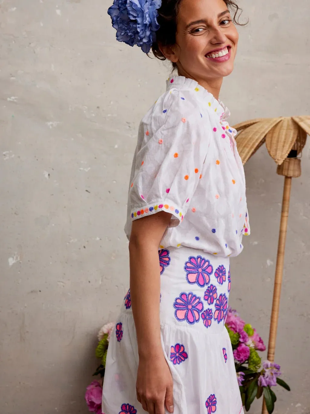 Peppermint Skirt in White / Funky Flower Embroidery