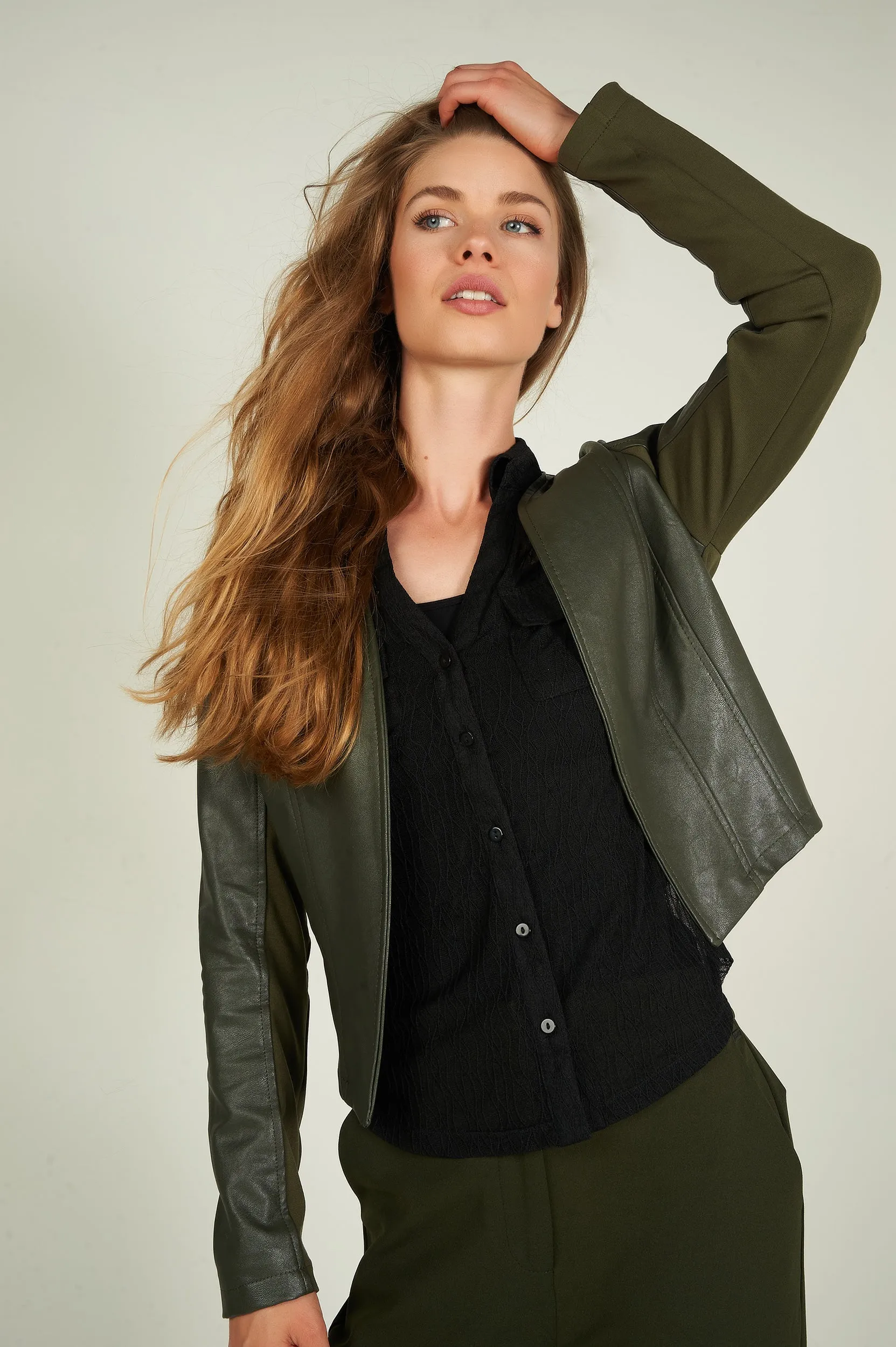 Veste courte en faux cuir - EVELINE-F24 - (R-B20)