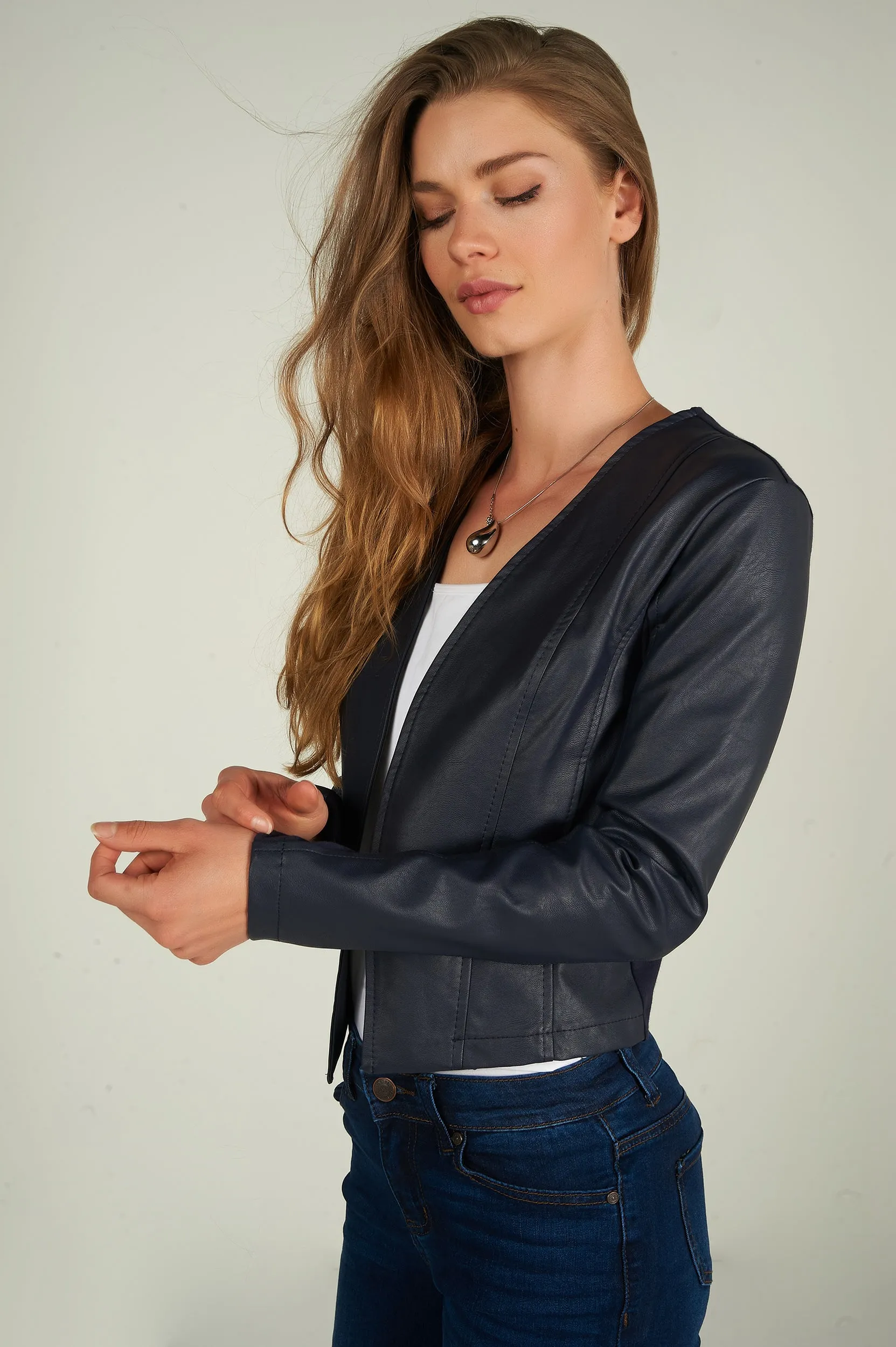 Veste courte en faux cuir - EVELINE-F24 - (R-B20)