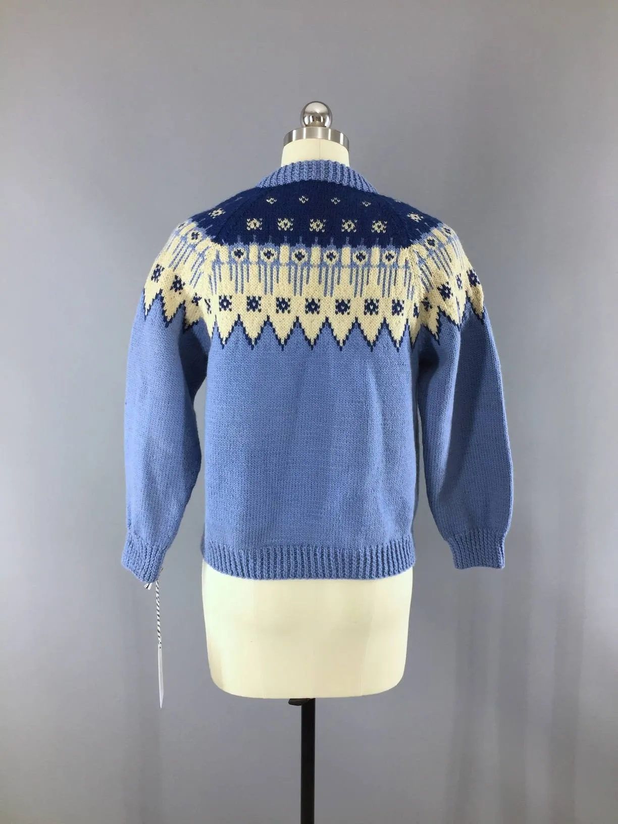 Vintage 1970s Cardigan Sweater / Blue Fair Isle Nordic Wool